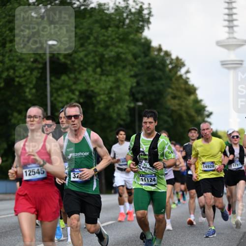 29.06.2025 - hella hamburg halbmarathon Dr. Thomas Lammeyer http://msf.ph/oto/8510970 29.06.2025 10:00:18 Kennedybrücke 1120, 1460, 1499, 1502, 1628, 1877, 2013, 2082, 2083, 2953, 2996, 3256, 3426, 4065, 4077, 4377, 4404, 4635, 4711, 4967, 5482, 5600, 5978, 6286, 6309, 6511, 6512, 6561, 6562, 7178, 7383, 7475, 7583, 7943, 8261, 8335, 8921, 9497, 9537, 9597, 9638, 9695, 9793, 10508, 10891, 11018, 11124, 11231 meine-sportfotos.de