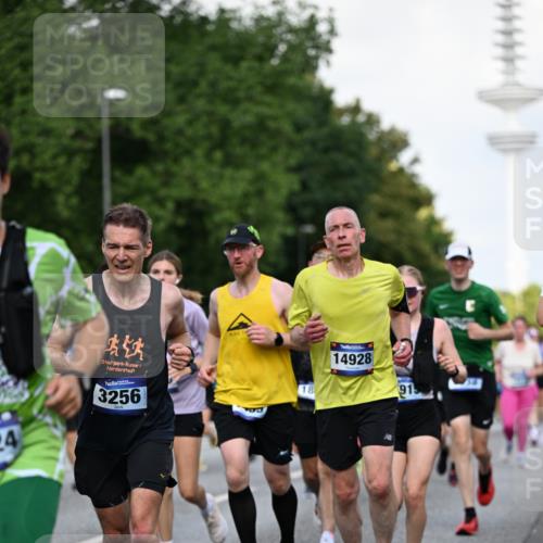 29.06.2025 - hella hamburg halbmarathon Dr. Thomas Lammeyer http://msf.ph/oto/8511000 29.06.2025 10:00:20 Kennedybrücke 1460, 1499, 1502, 1628, 1877, 2013, 2082, 2083, 2953, 2996, 3256, 3426, 4065, 4077, 4377, 4404, 4635, 4711, 4967, 5482, 5600, 5978, 6286, 6309, 6377, 6511, 6512, 6561, 6562, 7178, 7383, 7475, 7583, 8261, 8335, 8514, 8572, 8921, 9082, 9497, 9537, 9597, 9638, 9695, 9793, 10508, 10891, 11018, 11124, 11231 meine-sportfotos.de