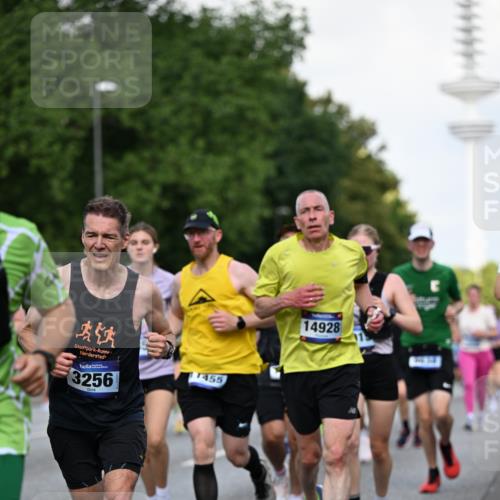 29.06.2025 - hella hamburg halbmarathon Dr. Thomas Lammeyer http://msf.ph/oto/8511002 29.06.2025 10:00:20 Kennedybrücke 1460, 1499, 1502, 1628, 1877, 2013, 2082, 2083, 2953, 2996, 3256, 3426, 4065, 4077, 4377, 4404, 4635, 4711, 4967, 5482, 5600, 5978, 6286, 6309, 6377, 6511, 6512, 6561, 6562, 7178, 7383, 7475, 7583, 8261, 8335, 8514, 8572, 8921, 9082, 9497, 9537, 9597, 9638, 9695, 9793, 10508, 10891, 11018, 11124, 11231 meine-sportfotos.de