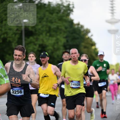 29.06.2025 - hella hamburg halbmarathon Dr. Thomas Lammeyer http://msf.ph/oto/8511004 29.06.2025 10:00:21 Kennedybrücke 1460, 1499, 1502, 1628, 1877, 2013, 2082, 2083, 2996, 3256, 3310, 3426, 4065, 4077, 4377, 4404, 4635, 4711, 4967, 5482, 5600, 5978, 6286, 6309, 6377, 6511, 6512, 6561, 6562, 7178, 7383, 7475, 7583, 8261, 8335, 8361, 8514, 8572, 8921, 8996, 9082, 9497, 9537, 9597, 9638, 9695, 9793, 10371, 10508, 10891, 11018, 11124, 11231 meine-sportfotos.de