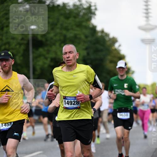29.06.2025 - hella hamburg halbmarathon Dr. Thomas Lammeyer http://msf.ph/oto/8511016 29.06.2025 10:00:22 Kennedybrücke 1460, 1499, 1502, 1628, 1877, 2013, 2082, 2083, 2208, 2771, 2996, 3256, 3310, 3426, 4065, 4077, 4377, 4404, 4635, 4711, 4967, 5482, 5600, 5978, 6286, 6309, 6377, 6511, 6512, 6561, 6562, 7178, 7383, 7475, 8261, 8335, 8361, 8514, 8572, 8921, 8996, 9082, 9497, 9537, 9597, 9638, 9695, 9793, 10371, 10508, 10891, 11018, 11124, 11231 meine-sportfotos.de