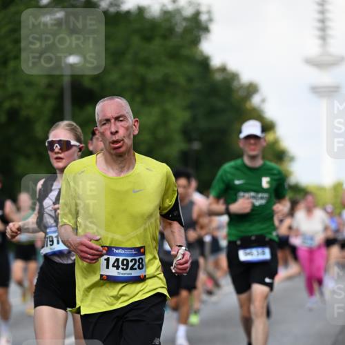 29.06.2025 - hella hamburg halbmarathon Dr. Thomas Lammeyer http://msf.ph/oto/8511023 29.06.2025 10:00:22 Kennedybrücke 1460, 1499, 1502, 1628, 1877, 2013, 2082, 2083, 2208, 2771, 2996, 3256, 3310, 3426, 4065, 4077, 4377, 4404, 4635, 4711, 4967, 5482, 5600, 5978, 6286, 6309, 6377, 6511, 6512, 6561, 6562, 7178, 7383, 7475, 8261, 8335, 8361, 8514, 8572, 8921, 8996, 9082, 9497, 9537, 9597, 9638, 9695, 9793, 10371, 10508, 10891, 11018, 11124, 11231 meine-sportfotos.de