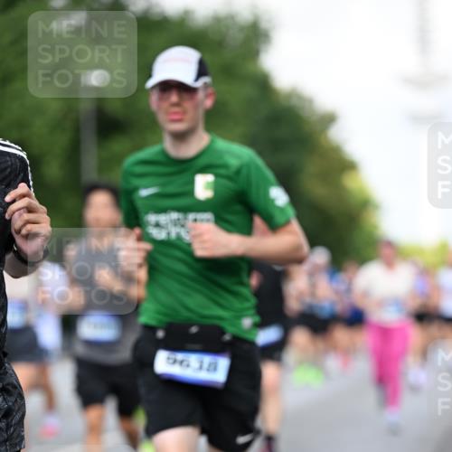 29.06.2025 - hella hamburg halbmarathon Dr. Thomas Lammeyer http://msf.ph/oto/8511049 29.06.2025 10:00:24 Kennedybrücke 1460, 1496, 1499, 1628, 1877, 2013, 2082, 2083, 2208, 2771, 2996, 3256, 3310, 3426, 4065, 4077, 4377, 4404, 4635, 4711, 4833, 4967, 5482, 5600, 5978, 6286, 6309, 6377, 6511, 6512, 6561, 6562, 7178, 7383, 7475, 8261, 8335, 8361, 8514, 8572, 8587, 8921, 8996, 9082, 9497, 9537, 9597, 9638, 9695, 9793, 10371, 10508, 10891, 11018, 11124, 11231 meine-sportfotos.de