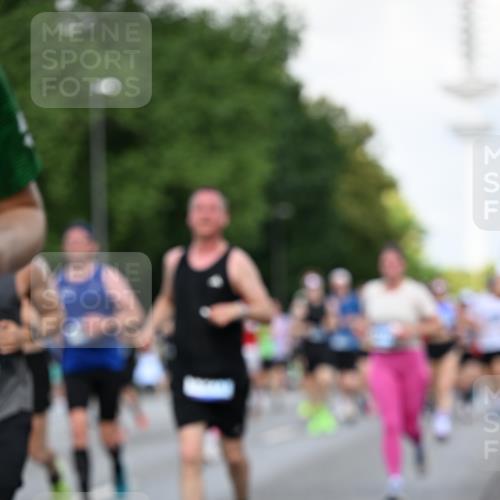 29.06.2025 - hella hamburg halbmarathon Dr. Thomas Lammeyer http://msf.ph/oto/8511066 29.06.2025 10:00:25 Kennedybrücke 1460, 1496, 1499, 1628, 1877, 2013, 2082, 2083, 2208, 2771, 2996, 3256, 3310, 3426, 4065, 4077, 4377, 4404, 4635, 4711, 4833, 4967, 5169, 5482, 5978, 6286, 6309, 6377, 6511, 6512, 6561, 6562, 7383, 7475, 8261, 8335, 8361, 8514, 8572, 8587, 8921, 8996, 9082, 9497, 9537, 9597, 9638, 9695, 9752, 9793, 10371, 10508, 10891, 11018, 11124, 11231 meine-sportfotos.de