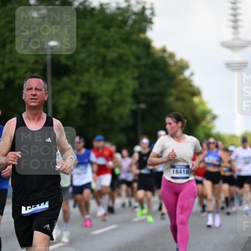 29.06.2025 - hella hamburg halbmarathon Dr. Thomas Lammeyer http://msf.ph/oto/8511070 29.06.2025 10:00:26 Kennedybrücke 1460, 1496, 1499, 1628, 1877, 2013, 2082, 2083, 2208, 2340, 2771, 2996, 3256, 3310, 3426, 4065, 4077, 4377, 4404, 4635, 4711, 4833, 4967, 5169, 5482, 5978, 6286, 6309, 6377, 6511, 6512, 6561, 6562, 7383, 7475, 8261, 8335, 8361, 8514, 8572, 8587, 8921, 8996, 9082, 9497, 9537, 9597, 9638, 9695, 9752, 9793, 10371, 10508, 10891, 11018, 11124, 11231 meine-sportfotos.de
