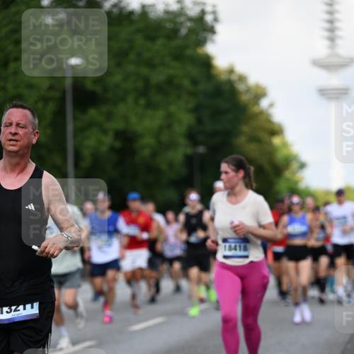 29.06.2025 - hella hamburg halbmarathon Dr. Thomas Lammeyer http://msf.ph/oto/8511075 29.06.2025 10:00:26 Kennedybrücke 1460, 1496, 1499, 1628, 1877, 2013, 2082, 2083, 2208, 2340, 2771, 2996, 3256, 3310, 3426, 4065, 4077, 4377, 4404, 4635, 4711, 4833, 4967, 5169, 5482, 5978, 6286, 6309, 6377, 6511, 6512, 6561, 6562, 7383, 7475, 8261, 8335, 8361, 8514, 8572, 8587, 8921, 8996, 9082, 9497, 9537, 9597, 9638, 9695, 9752, 9793, 10371, 10508, 10891, 11018, 11124, 11231 meine-sportfotos.de