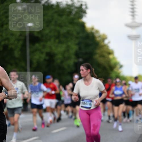 29.06.2025 - hella hamburg halbmarathon Dr. Thomas Lammeyer http://msf.ph/oto/8511081 29.06.2025 10:00:26 Kennedybrücke 1460, 1496, 1499, 1628, 1877, 2013, 2082, 2083, 2208, 2340, 2771, 2996, 3256, 3310, 3426, 4065, 4077, 4377, 4404, 4635, 4711, 4833, 4967, 5169, 5482, 5978, 6286, 6309, 6377, 6511, 6512, 6561, 6562, 7383, 7475, 8261, 8335, 8361, 8514, 8572, 8587, 8921, 8996, 9082, 9497, 9537, 9597, 9638, 9695, 9752, 9793, 10371, 10508, 10891, 11018, 11124, 11231 meine-sportfotos.de