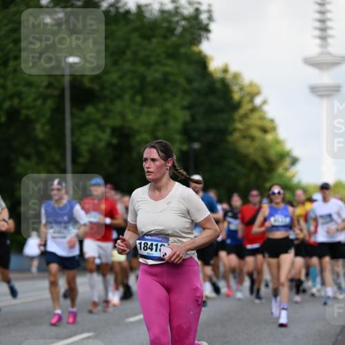 29.06.2025 - hella hamburg halbmarathon Dr. Thomas Lammeyer http://msf.ph/oto/8511091 29.06.2025 10:00:27 Kennedybrücke 1460, 1496, 1537, 1628, 1877, 2013, 2082, 2083, 2208, 2340, 2771, 2996, 3256, 3310, 3426, 4065, 4077, 4377, 4404, 4635, 4711, 4833, 4967, 5169, 5482, 5978, 6286, 6309, 6377, 6511, 6512, 6561, 6562, 7383, 7475, 8261, 8335, 8361, 8514, 8572, 8587, 8921, 8996, 9082, 9497, 9537, 9597, 9638, 9695, 9752, 10371, 10508, 11018, 11124, 11231 meine-sportfotos.de