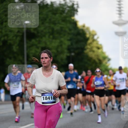 29.06.2025 - hella hamburg halbmarathon Dr. Thomas Lammeyer http://msf.ph/oto/8511093 29.06.2025 10:00:27 Kennedybrücke 1460, 1496, 1537, 1628, 1877, 2013, 2082, 2083, 2208, 2340, 2771, 2996, 3256, 3310, 3426, 4065, 4077, 4377, 4404, 4635, 4711, 4833, 4967, 5169, 5482, 5978, 6286, 6309, 6377, 6511, 6512, 6561, 6562, 7383, 7475, 8261, 8335, 8361, 8514, 8572, 8587, 8921, 8996, 9082, 9497, 9537, 9597, 9638, 9695, 9752, 10371, 10508, 11018, 11124, 11231 meine-sportfotos.de