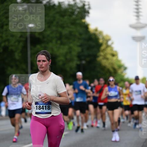 29.06.2025 - hella hamburg halbmarathon Dr. Thomas Lammeyer http://msf.ph/oto/8511095 29.06.2025 10:00:27 Kennedybrücke 1460, 1496, 1537, 1628, 1877, 2013, 2082, 2083, 2208, 2340, 2771, 2996, 3256, 3310, 3426, 4065, 4077, 4377, 4404, 4635, 4711, 4833, 4967, 5169, 5482, 5978, 6286, 6309, 6377, 6511, 6512, 6561, 6562, 7383, 7475, 8261, 8335, 8361, 8514, 8572, 8587, 8921, 8996, 9082, 9497, 9537, 9597, 9638, 9695, 9752, 10371, 10508, 11018, 11124, 11231 meine-sportfotos.de