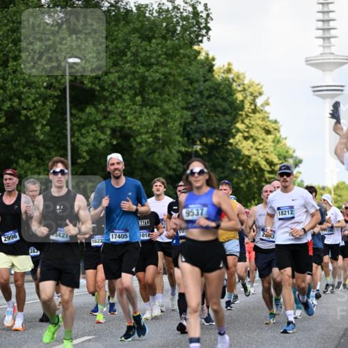 29.06.2025 - hella hamburg halbmarathon Dr. Thomas Lammeyer http://msf.ph/oto/8511121 29.06.2025 10:00:29 Kennedybrücke 1460, 1496, 1537, 1628, 1877, 2013, 2082, 2083, 2208, 2340, 2771, 2878, 2996, 3256, 3310, 3426, 4065, 4077, 4377, 4404, 4635, 4711, 4833, 4967, 5169, 5482, 6286, 6309, 6377, 6511, 6512, 6561, 6562, 7383, 7475, 8261, 8335, 8361, 8514, 8572, 8587, 8921, 8996, 9082, 9497, 9537, 9597, 9638, 9695, 9752, 9820, 10371, 10508, 11018, 11124, 11231 meine-sportfotos.de