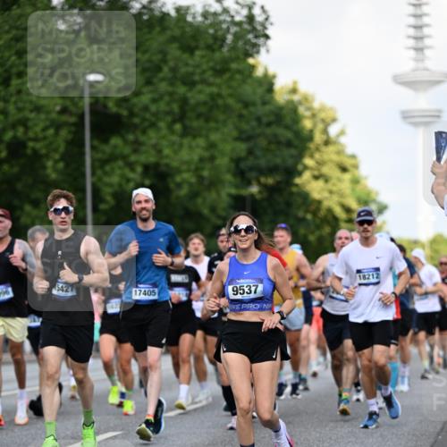 29.06.2025 - hella hamburg halbmarathon Dr. Thomas Lammeyer http://msf.ph/oto/8511123 29.06.2025 10:00:29 Kennedybrücke 1460, 1496, 1537, 1628, 1877, 2013, 2082, 2083, 2208, 2340, 2771, 2878, 2996, 3256, 3310, 3426, 4065, 4077, 4377, 4404, 4635, 4711, 4833, 4967, 5169, 5482, 6286, 6309, 6377, 6511, 6512, 6561, 6562, 7383, 7475, 8261, 8335, 8361, 8514, 8572, 8587, 8921, 8996, 9082, 9497, 9537, 9597, 9638, 9695, 9752, 9820, 10371, 10508, 11018, 11124, 11231 meine-sportfotos.de