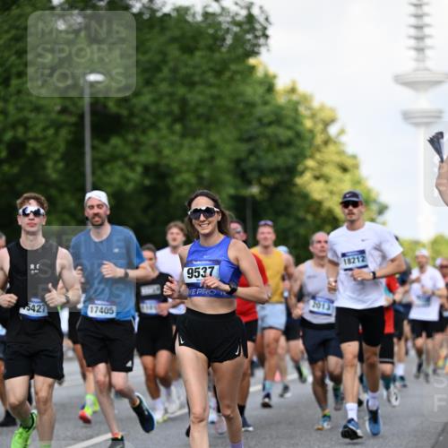 29.06.2025 - hella hamburg halbmarathon Dr. Thomas Lammeyer http://msf.ph/oto/8511133 29.06.2025 10:00:30 Kennedybrücke 1460, 1496, 1537, 1628, 1877, 2013, 2082, 2083, 2208, 2340, 2378, 2771, 2878, 2996, 3256, 3310, 3426, 4065, 4377, 4404, 4635, 4711, 4833, 4967, 5169, 5482, 5839, 6286, 6309, 6377, 6511, 6512, 6561, 6562, 7383, 7475, 8261, 8335, 8361, 8514, 8572, 8587, 8921, 8996, 9082, 9497, 9537, 9597, 9638, 9695, 9752, 9820, 10371, 10508, 11018, 11124, 11231 meine-sportfotos.de