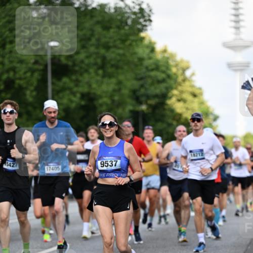 29.06.2025 - hella hamburg halbmarathon Dr. Thomas Lammeyer http://msf.ph/oto/8511135 29.06.2025 10:00:30 Kennedybrücke 1460, 1496, 1537, 1628, 1877, 2013, 2082, 2083, 2208, 2340, 2378, 2771, 2878, 2996, 3256, 3310, 3426, 4065, 4377, 4404, 4635, 4711, 4833, 4967, 5169, 5482, 5839, 6286, 6309, 6377, 6511, 6512, 6561, 6562, 7383, 7475, 8261, 8335, 8361, 8514, 8572, 8587, 8921, 8996, 9082, 9497, 9537, 9597, 9638, 9695, 9752, 9820, 10371, 10508, 11018, 11124, 11231 meine-sportfotos.de