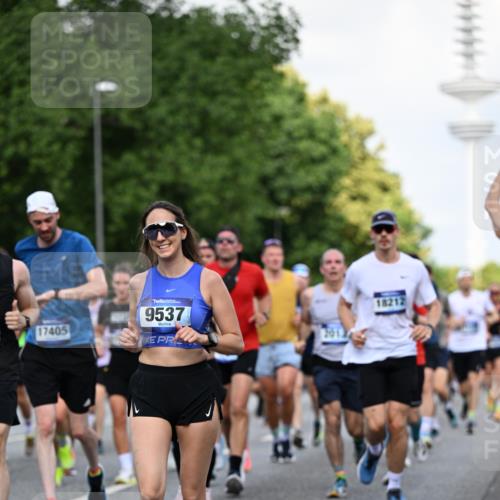 29.06.2025 - hella hamburg halbmarathon Dr. Thomas Lammeyer http://msf.ph/oto/8511138 29.06.2025 10:00:31 Kennedybrücke 1460, 1496, 1537, 1628, 1877, 2013, 2082, 2083, 2208, 2340, 2378, 2771, 2839, 2878, 2996, 3256, 3310, 3426, 4065, 4377, 4404, 4635, 4833, 4967, 5169, 5194, 5482, 5839, 6286, 6309, 6377, 6511, 6512, 6561, 6562, 7383, 7475, 8261, 8313, 8335, 8361, 8514, 8572, 8587, 8618, 8863, 8921, 8996, 9082, 9497, 9537, 9597, 9638, 9752, 9820, 10371, 10508, 10859, 11018, 11124, 11231, 11429 meine-sportfotos.de