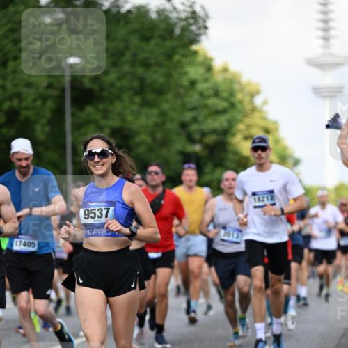 29.06.2025 - hella hamburg halbmarathon Dr. Thomas Lammeyer http://msf.ph/oto/8511140 29.06.2025 10:00:31 Kennedybrücke 1460, 1496, 1537, 1628, 1877, 2013, 2082, 2083, 2208, 2340, 2378, 2771, 2839, 2878, 2996, 3256, 3310, 3426, 4065, 4377, 4404, 4635, 4833, 4967, 5169, 5194, 5482, 5839, 6286, 6309, 6377, 6511, 6512, 6561, 6562, 7383, 7475, 8261, 8313, 8335, 8361, 8514, 8572, 8587, 8618, 8863, 8921, 8996, 9082, 9497, 9537, 9597, 9638, 9752, 9820, 10371, 10508, 10859, 11018, 11124, 11231, 11429 meine-sportfotos.de