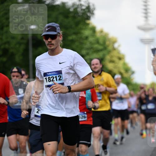29.06.2025 - hella hamburg halbmarathon Dr. Thomas Lammeyer http://msf.ph/oto/8511172 29.06.2025 10:00:33 Kennedybrücke 1460, 1496, 1537, 1628, 1877, 2013, 2082, 2083, 2208, 2340, 2378, 2396, 2771, 2839, 2869, 2878, 2996, 3256, 3310, 3426, 4065, 4377, 4404, 4635, 4833, 4967, 5169, 5194, 5482, 5839, 6286, 6309, 6377, 6561, 6562, 7383, 7475, 8112, 8261, 8313, 8335, 8361, 8514, 8572, 8587, 8618, 8661, 8710, 8863, 8921, 8996, 9082, 9497, 9537, 9597, 9638, 9752, 9820, 10189, 10371, 10508, 10859, 11018, 11231, 11429 meine-sportfotos.de