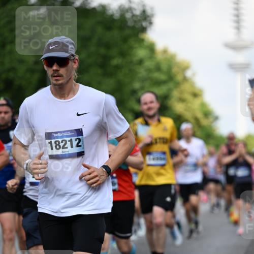 29.06.2025 - hella hamburg halbmarathon Dr. Thomas Lammeyer http://msf.ph/oto/8511175 29.06.2025 10:00:33 Kennedybrücke 1460, 1496, 1537, 1628, 1877, 2013, 2082, 2083, 2208, 2340, 2378, 2396, 2771, 2839, 2869, 2878, 2996, 3256, 3310, 3426, 4065, 4377, 4404, 4635, 4833, 4967, 5169, 5194, 5482, 5839, 6286, 6309, 6377, 6561, 6562, 7383, 7475, 8112, 8261, 8313, 8335, 8361, 8514, 8572, 8587, 8618, 8661, 8710, 8863, 8921, 8996, 9082, 9497, 9537, 9597, 9638, 9752, 9820, 10189, 10371, 10508, 10859, 11018, 11231, 11429 meine-sportfotos.de