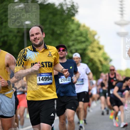 29.06.2025 - hella hamburg halbmarathon Dr. Thomas Lammeyer http://msf.ph/oto/8511198 29.06.2025 10:00:35 Kennedybrücke 1460, 1496, 1537, 1628, 1833, 1877, 2013, 2082, 2083, 2208, 2340, 2378, 2396, 2771, 2839, 2869, 2878, 2996, 3310, 3426, 3575, 4065, 4377, 4404, 4635, 4833, 4967, 5169, 5194, 5482, 5839, 6286, 6309, 6377, 6561, 6562, 7383, 7475, 8112, 8261, 8313, 8361, 8514, 8572, 8587, 8618, 8661, 8710, 8863, 8921, 8996, 9082, 9497, 9537, 9597, 9638, 9752, 9820, 9876, 10189, 10371, 10508, 10859, 11018, 11231, 11429 meine-sportfotos.de