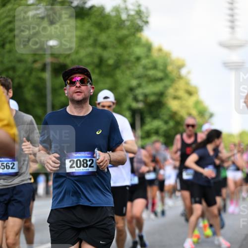29.06.2025 - hella hamburg halbmarathon Dr. Thomas Lammeyer http://msf.ph/oto/8511212 29.06.2025 10:00:36 Kennedybrücke 1381, 1460, 1496, 1537, 1628, 1833, 1877, 2013, 2082, 2083, 2208, 2340, 2378, 2396, 2771, 2839, 2869, 2878, 2996, 3310, 3426, 3575, 4065, 4377, 4404, 4635, 4833, 4967, 5169, 5194, 5839, 6286, 6309, 6377, 6561, 6562, 7383, 7475, 8112, 8261, 8313, 8361, 8514, 8572, 8587, 8618, 8661, 8710, 8863, 8921, 8996, 9082, 9497, 9537, 9597, 9752, 9820, 9876, 10189, 10371, 10508, 10859, 11018, 11231, 11429 meine-sportfotos.de