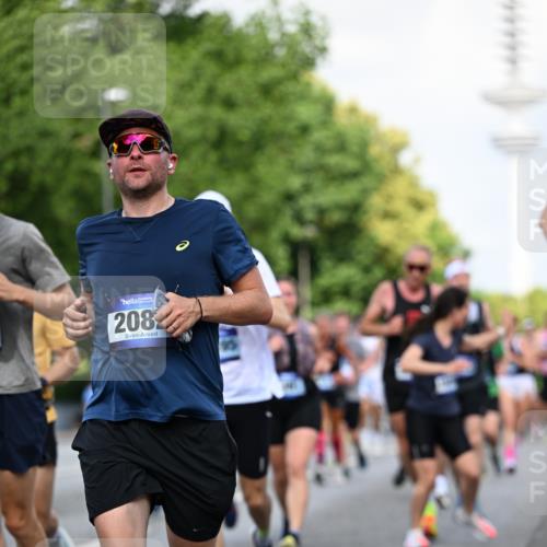 29.06.2025 - hella hamburg halbmarathon Dr. Thomas Lammeyer http://msf.ph/oto/8511213 29.06.2025 10:00:36 Kennedybrücke 1381, 1460, 1496, 1537, 1628, 1833, 1877, 2013, 2082, 2083, 2208, 2340, 2378, 2396, 2771, 2839, 2869, 2878, 2996, 3310, 3426, 3575, 4065, 4377, 4404, 4635, 4833, 4967, 5169, 5194, 5839, 6286, 6309, 6377, 6561, 6562, 7383, 7475, 8112, 8261, 8313, 8361, 8514, 8572, 8587, 8618, 8661, 8710, 8863, 8921, 8996, 9082, 9497, 9537, 9597, 9752, 9820, 9876, 10189, 10371, 10508, 10859, 11018, 11231, 11429 meine-sportfotos.de