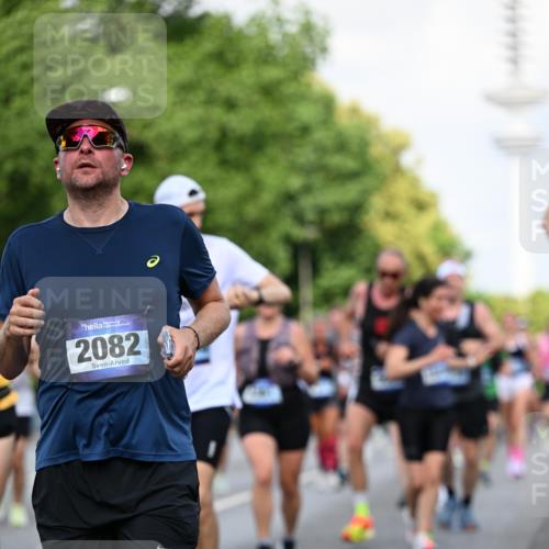 29.06.2025 - hella hamburg halbmarathon Dr. Thomas Lammeyer http://msf.ph/oto/8511218 29.06.2025 10:00:36 Kennedybrücke 1381, 1460, 1496, 1537, 1628, 1833, 1877, 2013, 2082, 2083, 2208, 2340, 2378, 2396, 2771, 2839, 2869, 2878, 2996, 3310, 3426, 3575, 4065, 4377, 4404, 4635, 4833, 4967, 5169, 5194, 5839, 6286, 6309, 6377, 6561, 6562, 7383, 7475, 8112, 8261, 8313, 8361, 8514, 8572, 8587, 8618, 8661, 8710, 8863, 8921, 8996, 9082, 9497, 9537, 9597, 9752, 9820, 9876, 10189, 10371, 10508, 10859, 11018, 11231, 11429 meine-sportfotos.de