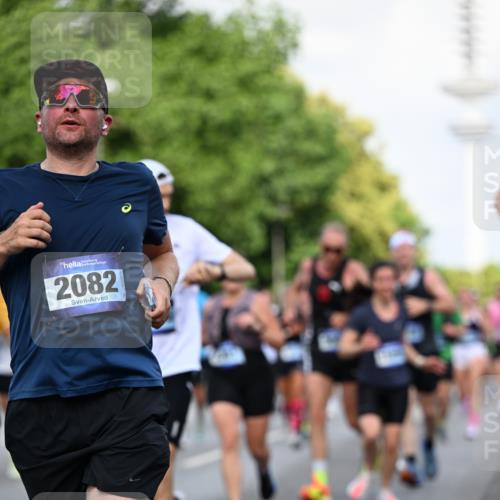 29.06.2025 - hella hamburg halbmarathon Dr. Thomas Lammeyer http://msf.ph/oto/8511220 29.06.2025 10:00:36 Kennedybrücke 1381, 1460, 1496, 1537, 1628, 1833, 1877, 2013, 2082, 2083, 2208, 2340, 2378, 2396, 2771, 2839, 2869, 2878, 2996, 3310, 3426, 3575, 4065, 4377, 4404, 4635, 4833, 4967, 5169, 5194, 5839, 6286, 6309, 6377, 6561, 6562, 7383, 7475, 8112, 8261, 8313, 8361, 8514, 8572, 8587, 8618, 8661, 8710, 8863, 8921, 8996, 9082, 9497, 9537, 9597, 9752, 9820, 9876, 10189, 10371, 10508, 10859, 11018, 11231, 11429 meine-sportfotos.de
