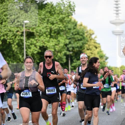 29.06.2025 - hella hamburg halbmarathon Dr. Thomas Lammeyer http://msf.ph/oto/8511237 29.06.2025 10:00:38 Kennedybrücke 1381, 1460, 1496, 1537, 1628, 1833, 1877, 2013, 2074, 2082, 2083, 2208, 2340, 2378, 2396, 2771, 2839, 2869, 2878, 2996, 3310, 3426, 3575, 4065, 4377, 4635, 4833, 4967, 5169, 5194, 5839, 6286, 6309, 6377, 6561, 6562, 7383, 7475, 8112, 8261, 8313, 8361, 8514, 8572, 8587, 8618, 8661, 8710, 8863, 8921, 8996, 9082, 9497, 9537, 9597, 9752, 9820, 9876, 10189, 10371, 10508, 10859, 11018, 11429 meine-sportfotos.de
