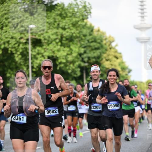 29.06.2025 - hella hamburg halbmarathon Dr. Thomas Lammeyer http://msf.ph/oto/8511241 29.06.2025 10:00:38 Kennedybrücke 1381, 1460, 1496, 1537, 1628, 1833, 1877, 2013, 2074, 2082, 2083, 2208, 2340, 2378, 2396, 2771, 2839, 2869, 2878, 2996, 3310, 3426, 3575, 4065, 4377, 4635, 4833, 4967, 5169, 5194, 5839, 6286, 6309, 6377, 6561, 6562, 7383, 7475, 8112, 8261, 8313, 8361, 8514, 8572, 8587, 8618, 8661, 8710, 8863, 8921, 8996, 9082, 9497, 9537, 9597, 9752, 9820, 9876, 10189, 10371, 10508, 10859, 11018, 11429 meine-sportfotos.de