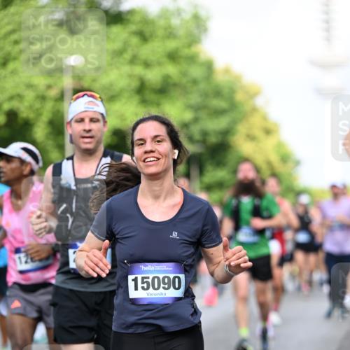 29.06.2025 - hella hamburg halbmarathon Dr. Thomas Lammeyer http://msf.ph/oto/8511266 29.06.2025 10:00:40 Kennedybrücke 1381, 1460, 1496, 1537, 1833, 1877, 2013, 2074, 2082, 2111, 2208, 2340, 2378, 2396, 2771, 2839, 2869, 2878, 2996, 3310, 3426, 3575, 3652, 4065, 4377, 4635, 4833, 4897, 4967, 5169, 5194, 5839, 6286, 6309, 6377, 6561, 6562, 7383, 7475, 8112, 8261, 8313, 8361, 8514, 8572, 8587, 8618, 8661, 8710, 8863, 8996, 9082, 9497, 9537, 9752, 9820, 9876, 9985, 10189, 10371, 10508, 10859, 11018, 11429 meine-sportfotos.de