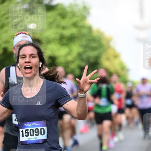 29.06.2025 - hella hamburg halbmarathon Dr. Thomas Lammeyer http://msf.ph/oto/8511274 29.06.2025 10:00:40 Kennedybrücke 1381, 1460, 1496, 1537, 1833, 1877, 2013, 2074, 2082, 2111, 2208, 2340, 2378, 2396, 2771, 2839, 2869, 2878, 2996, 3310, 3426, 3575, 3652, 4065, 4377, 4635, 4833, 4897, 4967, 5169, 5194, 5839, 6286, 6309, 6377, 6561, 6562, 7383, 7475, 8112, 8261, 8313, 8361, 8514, 8572, 8587, 8618, 8661, 8710, 8863, 8996, 9082, 9497, 9537, 9752, 9820, 9876, 9985, 10189, 10371, 10508, 10859, 11018, 11429 meine-sportfotos.de