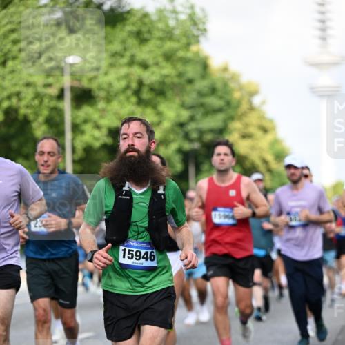 29.06.2025 - hella hamburg halbmarathon Dr. Thomas Lammeyer http://msf.ph/oto/8511319 29.06.2025 10:00:42 Kennedybrücke 1381, 1460, 1496, 1537, 1833, 1877, 2013, 2074, 2082, 2111, 2208, 2340, 2378, 2396, 2771, 2839, 2869, 2878, 2996, 3310, 3426, 3575, 3652, 3791, 4065, 4635, 4770, 4833, 4897, 4967, 5169, 5194, 5839, 6286, 6309, 6377, 6561, 6562, 7383, 7475, 8112, 8261, 8313, 8361, 8514, 8572, 8587, 8618, 8661, 8710, 8813, 8863, 8996, 9082, 9497, 9537, 9752, 9820, 9876, 9985, 10189, 10371, 10508, 10859, 11018, 11429 meine-sportfotos.de