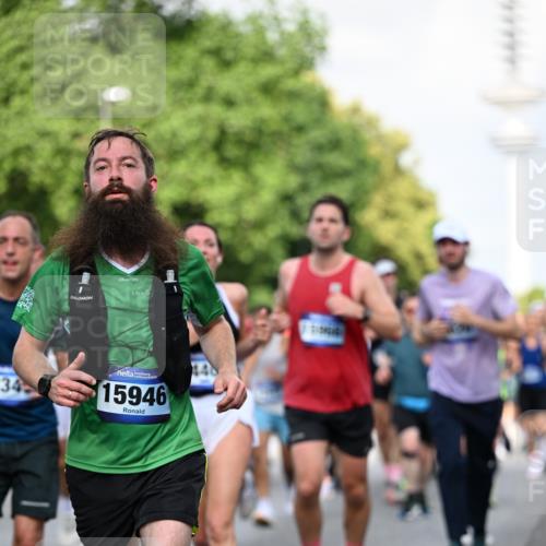 29.06.2025 - hella hamburg halbmarathon Dr. Thomas Lammeyer http://msf.ph/oto/8511338 29.06.2025 10:00:43 Kennedybrücke 1381, 1460, 1496, 1537, 1833, 1877, 2013, 2074, 2082, 2111, 2208, 2340, 2378, 2396, 2771, 2839, 2869, 2878, 2996, 3310, 3426, 3575, 3652, 3791, 4635, 4770, 4833, 4897, 4967, 5169, 5194, 5839, 6286, 6309, 6377, 6561, 6562, 7383, 7475, 8112, 8261, 8313, 8361, 8514, 8572, 8587, 8618, 8661, 8710, 8813, 8863, 8996, 9082, 9497, 9752, 9820, 9876, 9985, 10189, 10371, 10508, 10859, 11018, 11429 meine-sportfotos.de