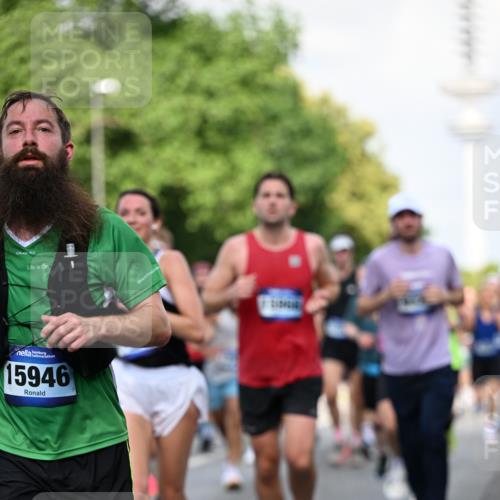 29.06.2025 - hella hamburg halbmarathon Dr. Thomas Lammeyer http://msf.ph/oto/8511342 29.06.2025 10:00:43 Kennedybrücke 1381, 1460, 1496, 1537, 1833, 1877, 2013, 2074, 2082, 2111, 2208, 2340, 2378, 2396, 2771, 2839, 2869, 2878, 2996, 3310, 3426, 3575, 3652, 3791, 4635, 4770, 4833, 4897, 4967, 5169, 5194, 5839, 6286, 6309, 6377, 6561, 6562, 7383, 7475, 8112, 8261, 8313, 8361, 8514, 8572, 8587, 8618, 8661, 8710, 8813, 8863, 8996, 9082, 9497, 9752, 9820, 9876, 9985, 10189, 10371, 10508, 10859, 11018, 11429 meine-sportfotos.de