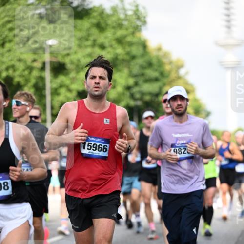 29.06.2025 - hella hamburg halbmarathon Dr. Thomas Lammeyer http://msf.ph/oto/8511370 29.06.2025 10:00:44 Kennedybrücke 1381, 1460, 1496, 1537, 1833, 2013, 2074, 2082, 2111, 2208, 2340, 2378, 2396, 2771, 2839, 2869, 2878, 2996, 3310, 3426, 3575, 3652, 3791, 4635, 4770, 4833, 4897, 4967, 5169, 5194, 5839, 6309, 6377, 6561, 6562, 7383, 7475, 8112, 8261, 8313, 8361, 8514, 8572, 8587, 8618, 8661, 8710, 8813, 8863, 8996, 9082, 9497, 9752, 9820, 9876, 9985, 10189, 10371, 10508, 10859, 11018, 11429 meine-sportfotos.de