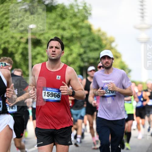 29.06.2025 - hella hamburg halbmarathon Dr. Thomas Lammeyer http://msf.ph/oto/8511374 29.06.2025 10:00:44 Kennedybrücke 1381, 1460, 1496, 1537, 1833, 2013, 2074, 2082, 2111, 2208, 2340, 2378, 2396, 2771, 2839, 2869, 2878, 2996, 3310, 3426, 3575, 3652, 3791, 4635, 4770, 4833, 4897, 4967, 5169, 5194, 5839, 6309, 6377, 6561, 6562, 7383, 7475, 8112, 8261, 8313, 8361, 8514, 8572, 8587, 8618, 8661, 8710, 8813, 8863, 8996, 9082, 9497, 9752, 9820, 9876, 9985, 10189, 10371, 10508, 10859, 11018, 11429 meine-sportfotos.de