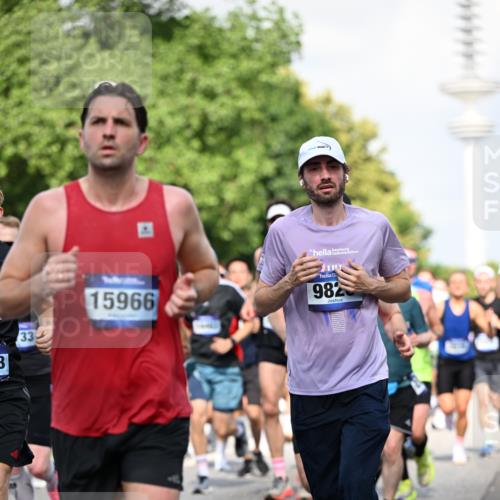 29.06.2025 - hella hamburg halbmarathon Dr. Thomas Lammeyer http://msf.ph/oto/8511381 29.06.2025 10:00:45 Kennedybrücke 1381, 1460, 1496, 1537, 1833, 2013, 2074, 2082, 2111, 2208, 2340, 2378, 2396, 2771, 2839, 2869, 2878, 2996, 3310, 3426, 3575, 3652, 3791, 4635, 4770, 4833, 4897, 4967, 5169, 5194, 5839, 6309, 6377, 6561, 6562, 7383, 7475, 8112, 8313, 8361, 8514, 8572, 8587, 8618, 8651, 8661, 8710, 8813, 8863, 8930, 8996, 9082, 9497, 9752, 9820, 9876, 9985, 10189, 10371, 10508, 10859, 11018, 11184, 11429 meine-sportfotos.de