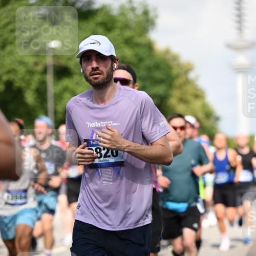 29.06.2025 - hella hamburg halbmarathon Dr. Thomas Lammeyer http://msf.ph/oto/8511409 29.06.2025 10:00:46 Kennedybrücke 1381, 1460, 1496, 1537, 1833, 2074, 2082, 2111, 2208, 2340, 2378, 2396, 2771, 2839, 2869, 2878, 3310, 3426, 3575, 3652, 3791, 4770, 4833, 4897, 4967, 5169, 5194, 5319, 5839, 6309, 6377, 6561, 6562, 7177, 8112, 8313, 8361, 8514, 8572, 8587, 8618, 8651, 8661, 8710, 8813, 8863, 8930, 8996, 9082, 9497, 9752, 9820, 9876, 9985, 10189, 10371, 10859, 11018, 11184, 11429 meine-sportfotos.de