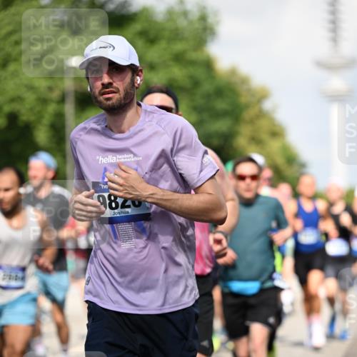 29.06.2025 - hella hamburg halbmarathon Dr. Thomas Lammeyer http://msf.ph/oto/8511415 29.06.2025 10:00:46 Kennedybrücke 1381, 1460, 1496, 1537, 1833, 2074, 2082, 2111, 2208, 2340, 2378, 2396, 2771, 2839, 2869, 2878, 3310, 3426, 3575, 3652, 3791, 4770, 4833, 4897, 4967, 5169, 5194, 5319, 5839, 6309, 6377, 6561, 6562, 7177, 8112, 8313, 8361, 8514, 8572, 8587, 8618, 8651, 8661, 8710, 8813, 8863, 8930, 8996, 9082, 9497, 9752, 9820, 9876, 9985, 10189, 10371, 10859, 11018, 11184, 11429 meine-sportfotos.de