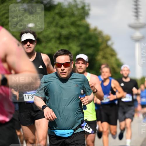 29.06.2025 - hella hamburg halbmarathon Dr. Thomas Lammeyer http://msf.ph/oto/8511434 29.06.2025 10:00:47 Kennedybrücke 1381, 1460, 1496, 1537, 1833, 2074, 2082, 2111, 2208, 2340, 2378, 2396, 2771, 2839, 2869, 2878, 3310, 3426, 3575, 3652, 3791, 4770, 4833, 4897, 4967, 5169, 5194, 5319, 5839, 6309, 6377, 6561, 6562, 7177, 8112, 8313, 8361, 8514, 8572, 8587, 8618, 8651, 8661, 8710, 8813, 8863, 8930, 8996, 9082, 9497, 9752, 9820, 9876, 9985, 10040, 10189, 10371, 10859, 11018, 11184, 11429 meine-sportfotos.de