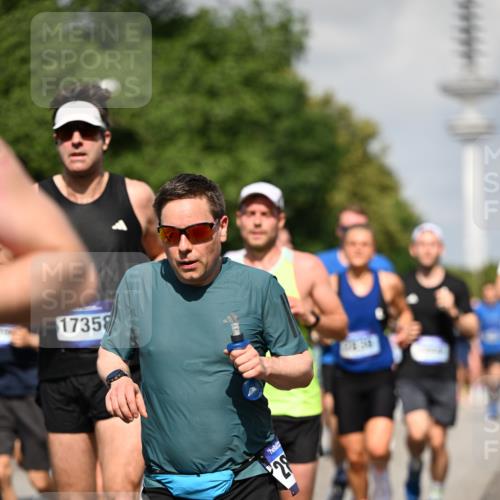 29.06.2025 - hella hamburg halbmarathon Dr. Thomas Lammeyer http://msf.ph/oto/8511438 29.06.2025 10:00:47 Kennedybrücke 1381, 1460, 1496, 1537, 1833, 2074, 2082, 2111, 2208, 2340, 2378, 2396, 2771, 2839, 2869, 2878, 3310, 3426, 3575, 3652, 3791, 4770, 4833, 4897, 4967, 5169, 5194, 5319, 5839, 6309, 6377, 6561, 6562, 7177, 8112, 8313, 8361, 8514, 8572, 8587, 8618, 8651, 8661, 8710, 8813, 8863, 8930, 8996, 9082, 9497, 9752, 9820, 9876, 9985, 10040, 10189, 10371, 10859, 11018, 11184, 11429 meine-sportfotos.de