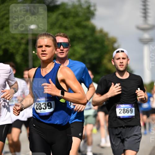 29.06.2025 - hella hamburg halbmarathon Dr. Thomas Lammeyer http://msf.ph/oto/8511493 29.06.2025 10:00:49 Kennedybrücke 1381, 1496, 1537, 1833, 2074, 2111, 2208, 2340, 2378, 2396, 2771, 2839, 2869, 2878, 3310, 3575, 3652, 3791, 4726, 4770, 4833, 4897, 5169, 5194, 5319, 5839, 6377, 6631, 7177, 8112, 8313, 8361, 8514, 8572, 8587, 8618, 8651, 8661, 8710, 8813, 8863, 8930, 8968, 8996, 9082, 9246, 9752, 9820, 9876, 9985, 10040, 10189, 10371, 10859, 11184, 11429 meine-sportfotos.de