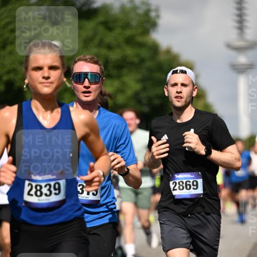 29.06.2025 - hella hamburg halbmarathon Dr. Thomas Lammeyer http://msf.ph/oto/8511498 29.06.2025 10:00:50 Kennedybrücke 1381, 1496, 1537, 1833, 2074, 2111, 2208, 2340, 2378, 2396, 2771, 2814, 2839, 2869, 2878, 3310, 3575, 3652, 3791, 4726, 4770, 4833, 4897, 5013, 5169, 5194, 5319, 5839, 6631, 7177, 8112, 8313, 8361, 8514, 8587, 8618, 8651, 8661, 8710, 8813, 8863, 8930, 8968, 8996, 9246, 9752, 9820, 9876, 9985, 10040, 10189, 10371, 10859, 11184, 11339, 11429 meine-sportfotos.de