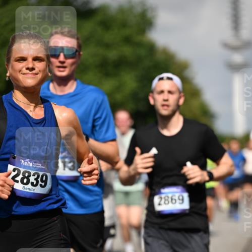 29.06.2025 - hella hamburg halbmarathon Dr. Thomas Lammeyer http://msf.ph/oto/8511503 29.06.2025 10:00:50 Kennedybrücke 1381, 1496, 1537, 1833, 2074, 2111, 2208, 2340, 2378, 2396, 2771, 2814, 2839, 2869, 2878, 3310, 3575, 3652, 3791, 4726, 4770, 4833, 4897, 5013, 5169, 5194, 5319, 5839, 6631, 7177, 8112, 8313, 8361, 8514, 8587, 8618, 8651, 8661, 8710, 8813, 8863, 8930, 8968, 8996, 9246, 9752, 9820, 9876, 9985, 10040, 10189, 10371, 10859, 11184, 11339, 11429 meine-sportfotos.de