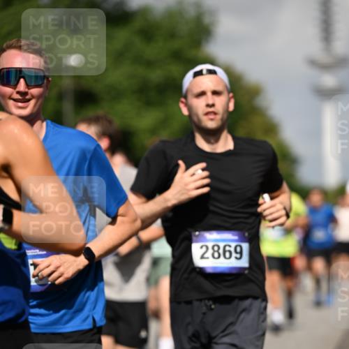 29.06.2025 - hella hamburg halbmarathon Dr. Thomas Lammeyer http://msf.ph/oto/8511510 29.06.2025 10:00:50 Kennedybrücke 1381, 1496, 1537, 1833, 2074, 2111, 2208, 2340, 2378, 2396, 2771, 2814, 2839, 2869, 2878, 3310, 3575, 3652, 3791, 4726, 4770, 4833, 4897, 5013, 5169, 5194, 5319, 5839, 6631, 7177, 8112, 8313, 8361, 8514, 8587, 8618, 8651, 8661, 8710, 8813, 8863, 8930, 8968, 8996, 9246, 9752, 9820, 9876, 9985, 10040, 10189, 10371, 10859, 11184, 11339, 11429 meine-sportfotos.de