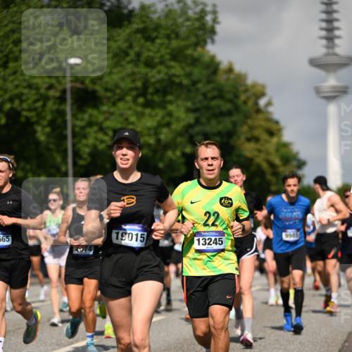 29.06.2025 - hella hamburg halbmarathon Dr. Thomas Lammeyer http://msf.ph/oto/8511572 29.06.2025 10:00:53 Kennedybrücke 1381, 1496, 1537, 1833, 2074, 2111, 2340, 2378, 2396, 2595, 2814, 2839, 2869, 2878, 3575, 3652, 3791, 4299, 4726, 4770, 4833, 4897, 5013, 5169, 5194, 5319, 5839, 6033, 6125, 6631, 7177, 7918, 8112, 8313, 8587, 8618, 8651, 8661, 8710, 8813, 8863, 8930, 8968, 9246, 9752, 9820, 9876, 9985, 10040, 10189, 10667, 10859, 10896, 11184, 11339, 11429 meine-sportfotos.de