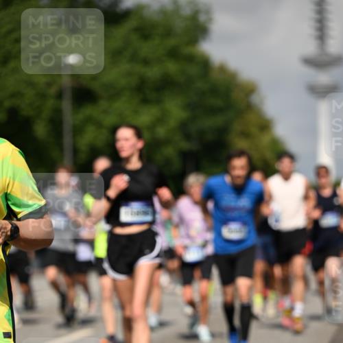29.06.2025 - hella hamburg halbmarathon Dr. Thomas Lammeyer http://msf.ph/oto/8511627 29.06.2025 10:00:55 Kennedybrücke 1086, 1381, 1537, 1833, 2074, 2111, 2340, 2378, 2396, 2595, 2814, 2839, 2869, 2878, 3103, 3575, 3652, 3791, 4299, 4558, 4726, 4770, 4897, 5013, 5018, 5169, 5194, 5319, 5839, 6033, 6125, 6631, 7177, 7918, 8112, 8313, 8618, 8651, 8661, 8710, 8813, 8863, 8930, 8968, 9060, 9246, 9752, 9820, 9876, 9985, 10040, 10189, 10549, 10667, 10859, 10896, 11184, 11339, 11429 meine-sportfotos.de