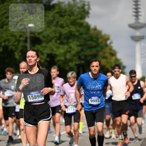 29.06.2025 - hella hamburg halbmarathon Dr. Thomas Lammeyer http://msf.ph/oto/8511638 29.06.2025 10:00:56 Kennedybrücke 1086, 1381, 1537, 1833, 2074, 2111, 2340, 2378, 2396, 2595, 2814, 2839, 2869, 2878, 3103, 3575, 3652, 3791, 4299, 4558, 4726, 4770, 4897, 5013, 5018, 5194, 5319, 5839, 6033, 6125, 6631, 7177, 7918, 8112, 8313, 8618, 8651, 8661, 8710, 8813, 8863, 8930, 8968, 9060, 9246, 9820, 9876, 9985, 10040, 10189, 10549, 10667, 10859, 10896, 11184, 11339, 11429 meine-sportfotos.de