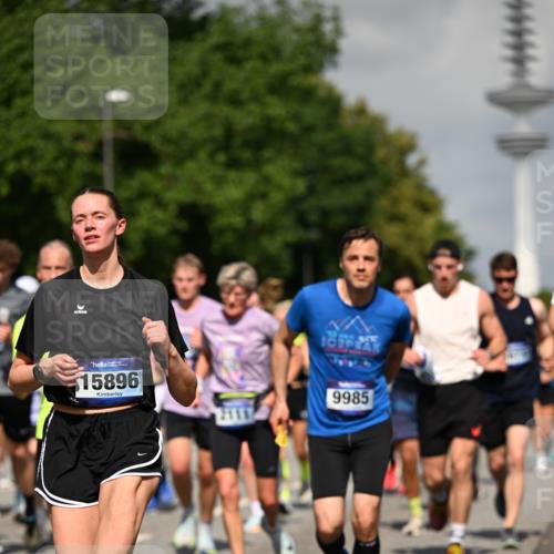 29.06.2025 - hella hamburg halbmarathon Dr. Thomas Lammeyer http://msf.ph/oto/8511645 29.06.2025 10:00:56 Kennedybrücke 1086, 1381, 1537, 1833, 2074, 2111, 2340, 2378, 2396, 2595, 2814, 2839, 2869, 2878, 3103, 3575, 3652, 3791, 4299, 4558, 4726, 4770, 4897, 5013, 5018, 5194, 5319, 5839, 6033, 6125, 6631, 7177, 7918, 8112, 8313, 8618, 8651, 8661, 8710, 8813, 8863, 8930, 8968, 9060, 9246, 9820, 9876, 9985, 10040, 10189, 10549, 10667, 10859, 10896, 11184, 11339, 11429 meine-sportfotos.de