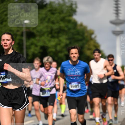 29.06.2025 - hella hamburg halbmarathon Dr. Thomas Lammeyer http://msf.ph/oto/8511653 29.06.2025 10:00:56 Kennedybrücke 1086, 1381, 1537, 1833, 2074, 2111, 2340, 2378, 2396, 2595, 2814, 2839, 2869, 2878, 3103, 3575, 3652, 3791, 4299, 4558, 4726, 4770, 4897, 5013, 5018, 5194, 5319, 5839, 6033, 6125, 6631, 7177, 7918, 8112, 8313, 8618, 8651, 8661, 8710, 8813, 8863, 8930, 8968, 9060, 9246, 9820, 9876, 9985, 10040, 10189, 10549, 10667, 10859, 10896, 11184, 11339, 11429 meine-sportfotos.de